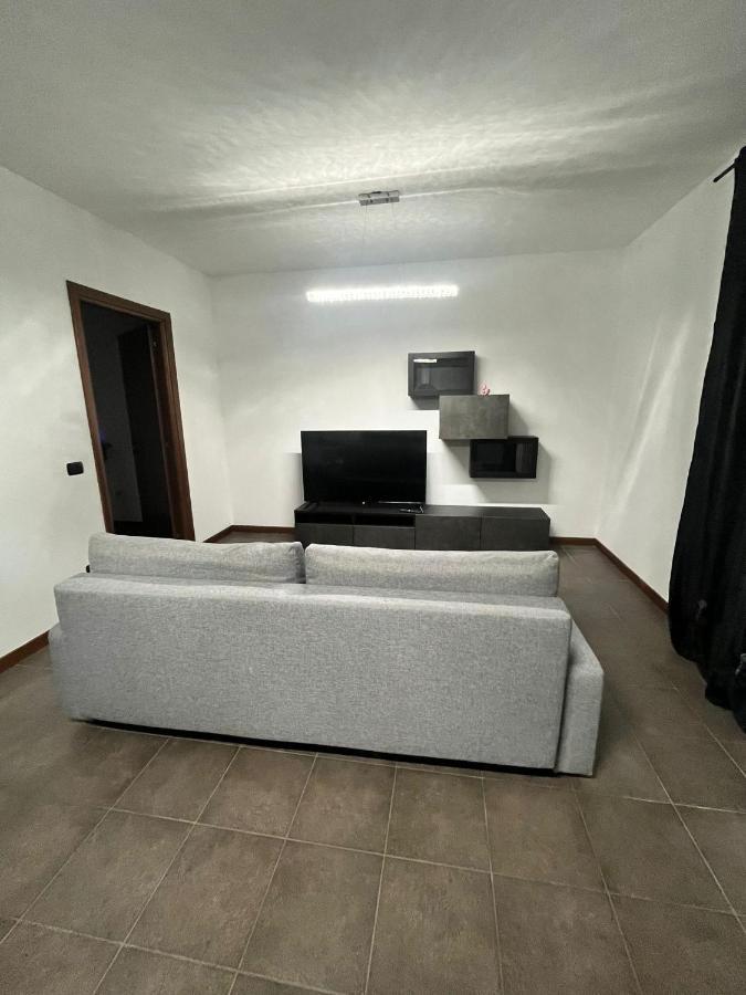 Home Sarenji Trivolzio Eksteriør bilde