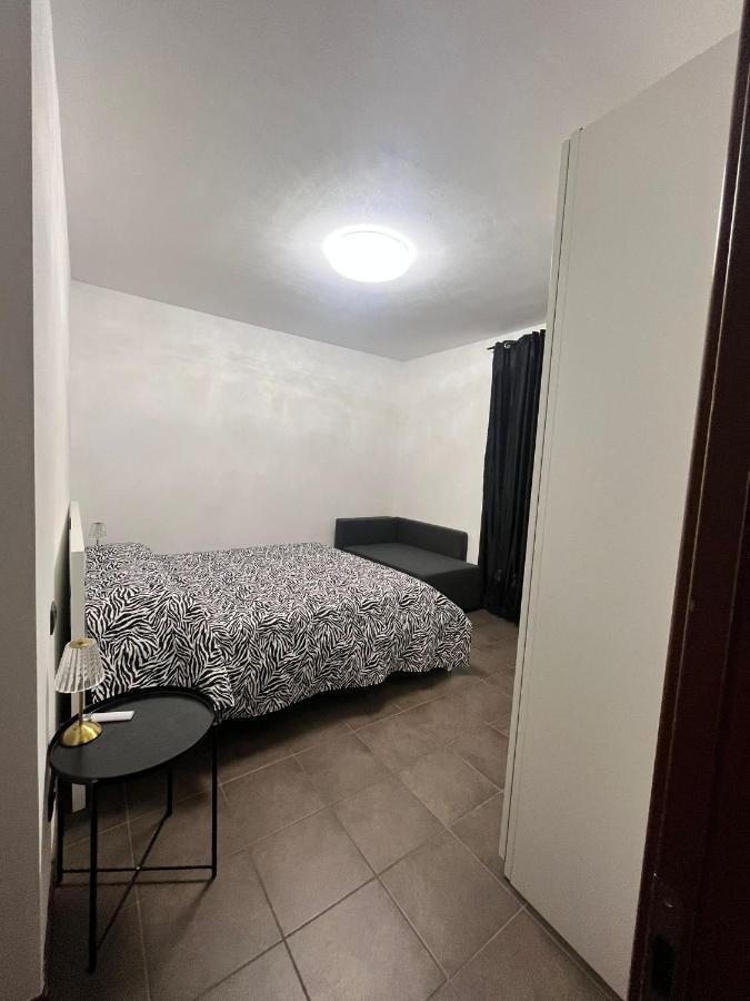 Home Sarenji Trivolzio Eksteriør bilde